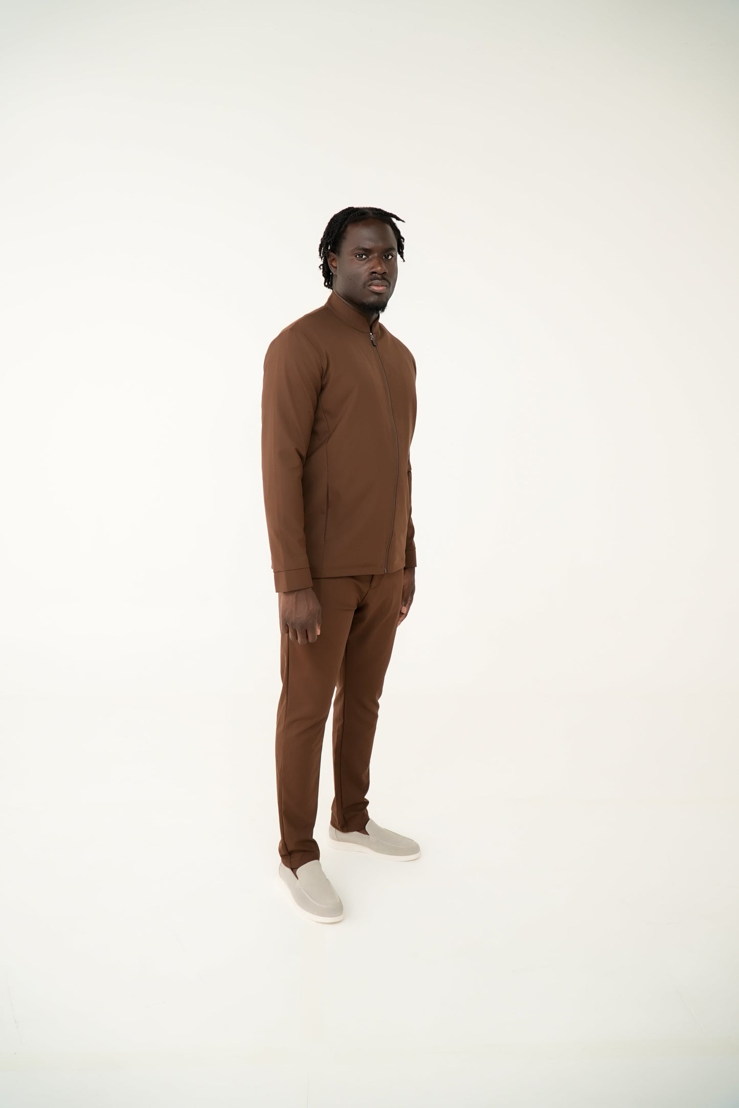 Het essentiële Mavéron trainingspak in mokkabruin